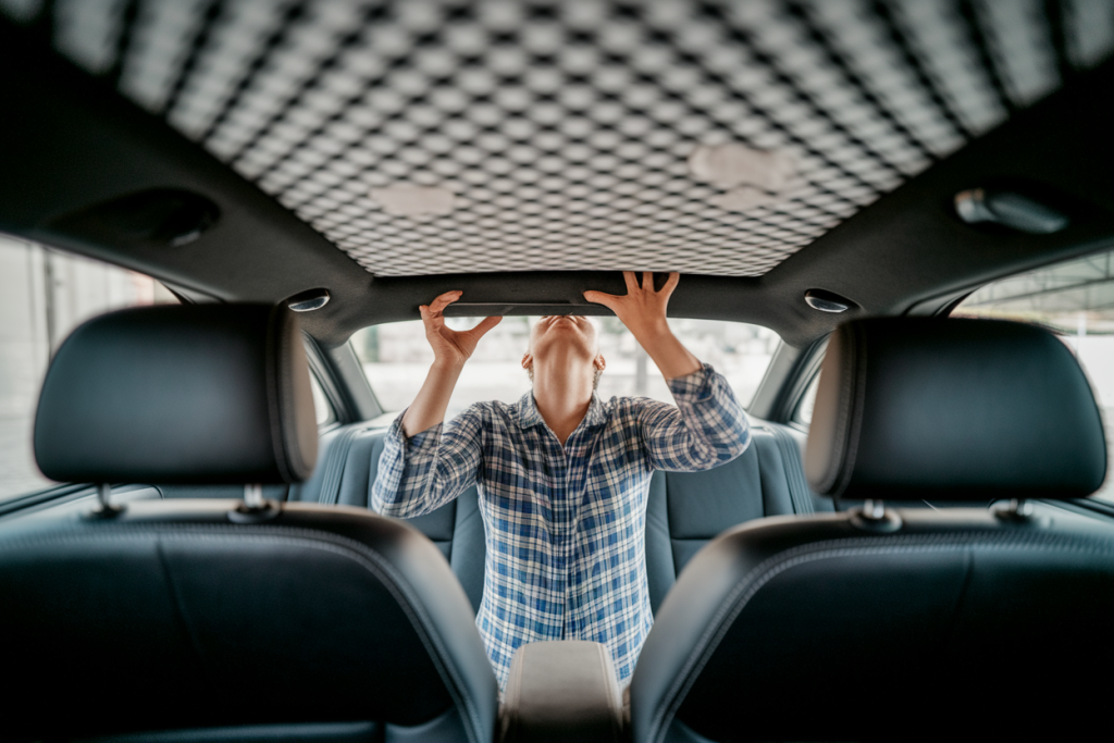 personne-voiture-plafond-bricolage