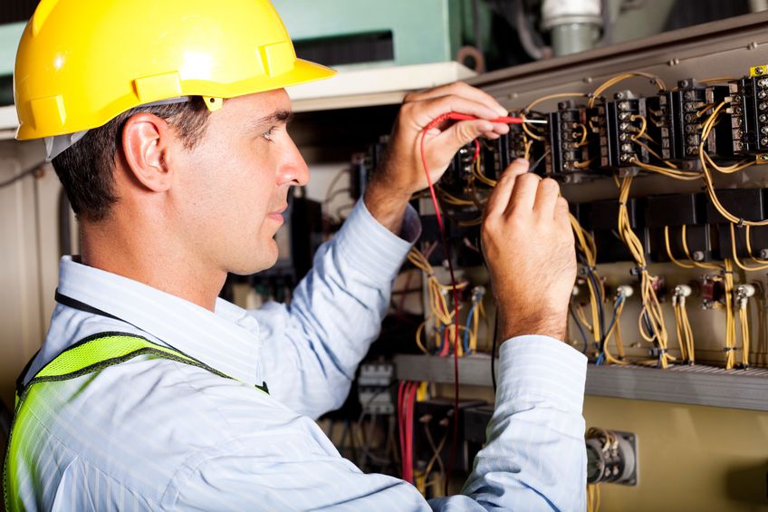 Le métier de professionnel maintenancier haute tension : un acteur clé pour la sécurité électrique